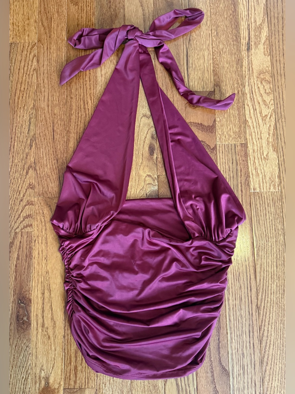NWT Fashion Nova Ruched Tie-Back Halter Top Burgundy Size Medium - Picture 3 of 4